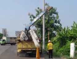 Dukung Penataan Kawasan Stadion Jatidiri, Pemerintah Kecamatan Comal Sukses Relokasi Tiang Listrik