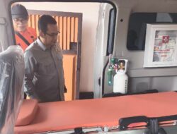 Kawal Bantuan CSR ke Daerah, Rizal Bawazier Serahkan Ambulans Operasional untuk Warga Batang